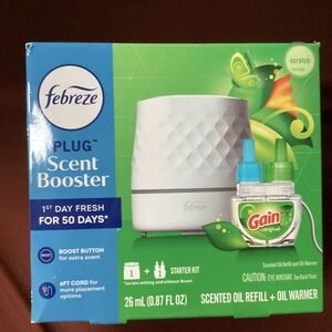 Febreze Plug Scent Booster Oil Warmer+Scented Oil Refill NEW